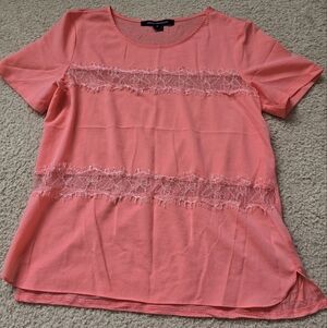 🌈 French Connection Short Sleeve Elegant Coral Lace Trim Top Size Medium